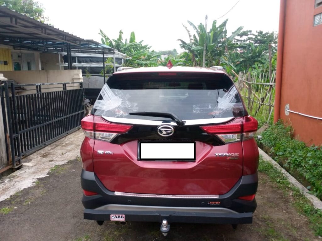 Kaca Mobil Belakang Daihatsu Terios - SaifanKacaMobil